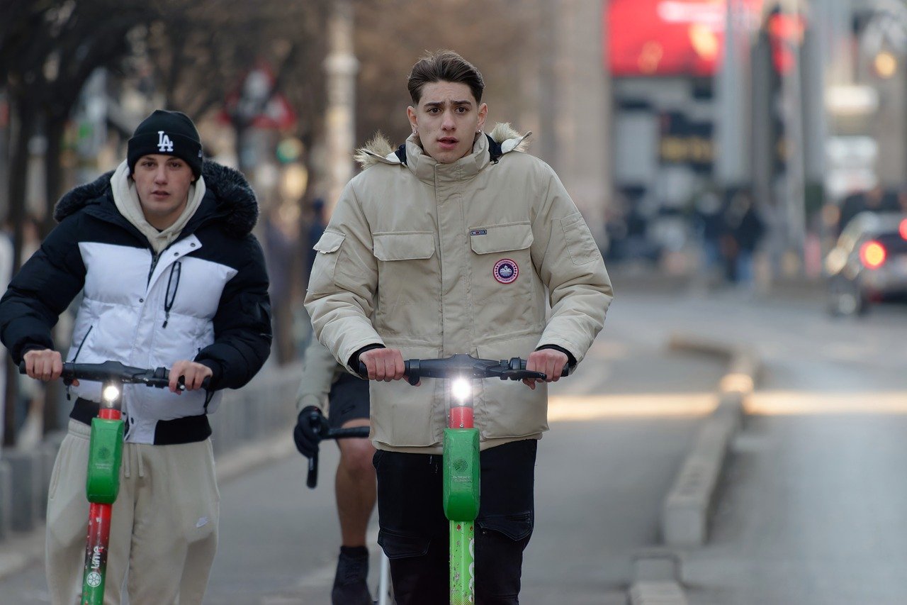 wypadek z udziałem skutera elektrycznego